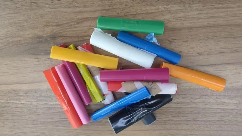 Como remover manchas de fita adesiva?